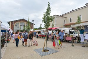 Marché traditionnel et fermier en musique