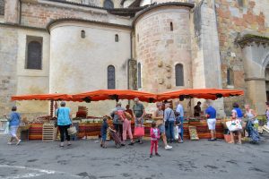 Marché traditionnel et fermier en musique