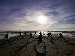 ANNULÉ – Nordic Yoga sur la plage et en forêt