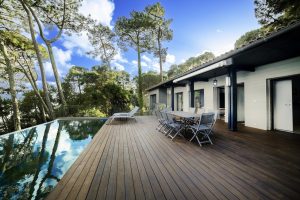 Villa avec piscine et vue sur le lac