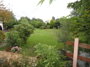 Maison avec grand jardin et terrasse