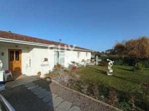 52303183  – Maison – 8 pièces à YGOS ST SATURNIN