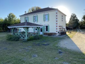 Les Maisons Des Houssats – M1