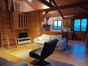 Le chalet en haut de la colline